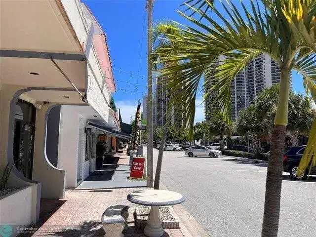 3321 NE 33rd Street, Fort Lauderdale FL 33308 photo 2