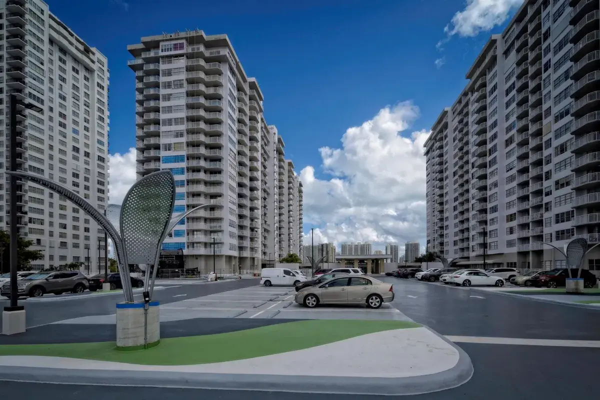 18081 Biscayne Boulevard # 403, Aventura FL 33160