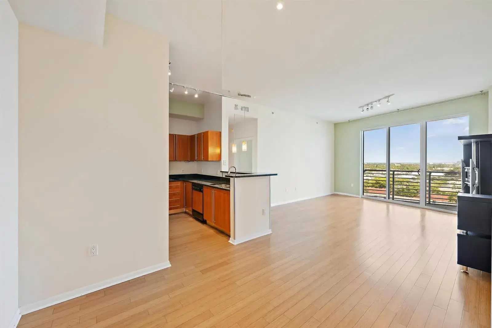 1551 N Flagler Drive # L7, West Palm Beach FL 33401 photo 3