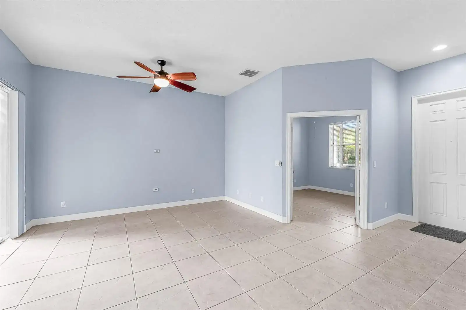 615 NE Canoe Park Circle, Port St. Lucie FL 34983 photo 4