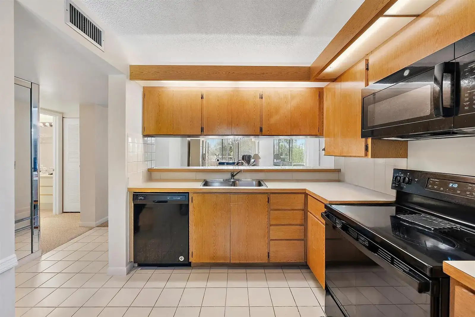 2761 Village Boulevard # 303, West Palm Beach FL 33409 photo 2