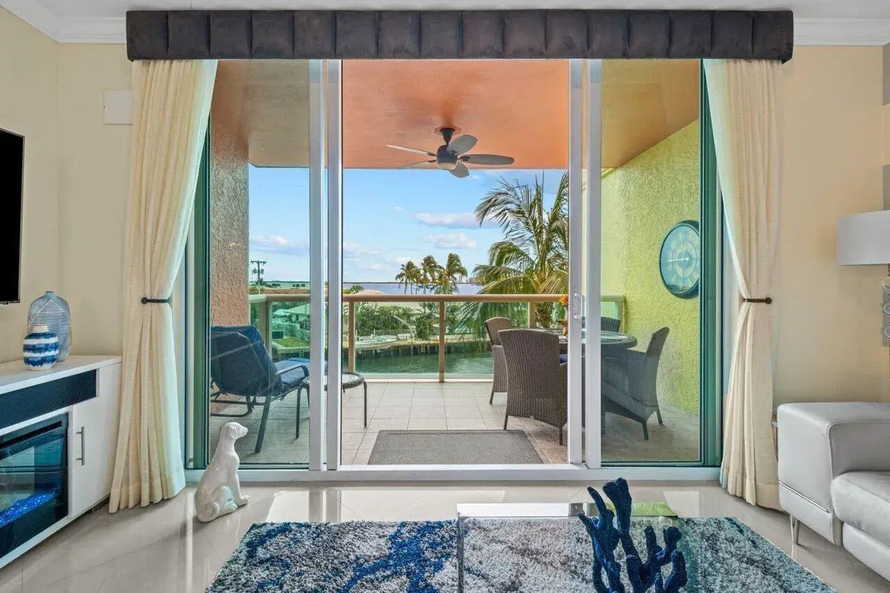 2650 Lake Shore Drive # 302, Riviera Beach FL 33404 photo 2