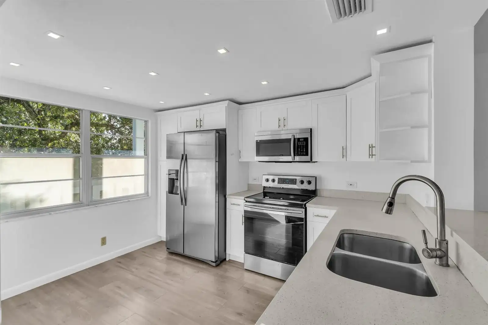 2505 Antigua Terrace # E3, Coconut Creek FL 33066 photo 3