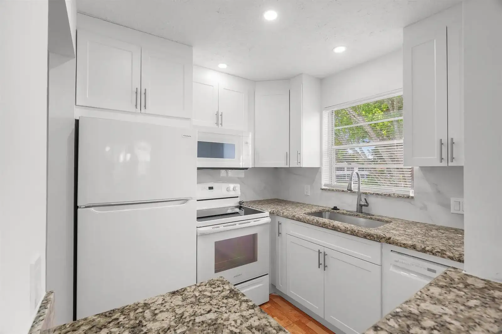 346 Windsor O, West Palm Beach FL 33417 photo 4