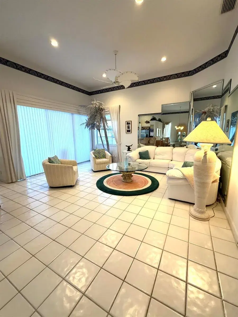 236 Eagleton Lake Boulevard, Palm Beach Gardens FL 33418