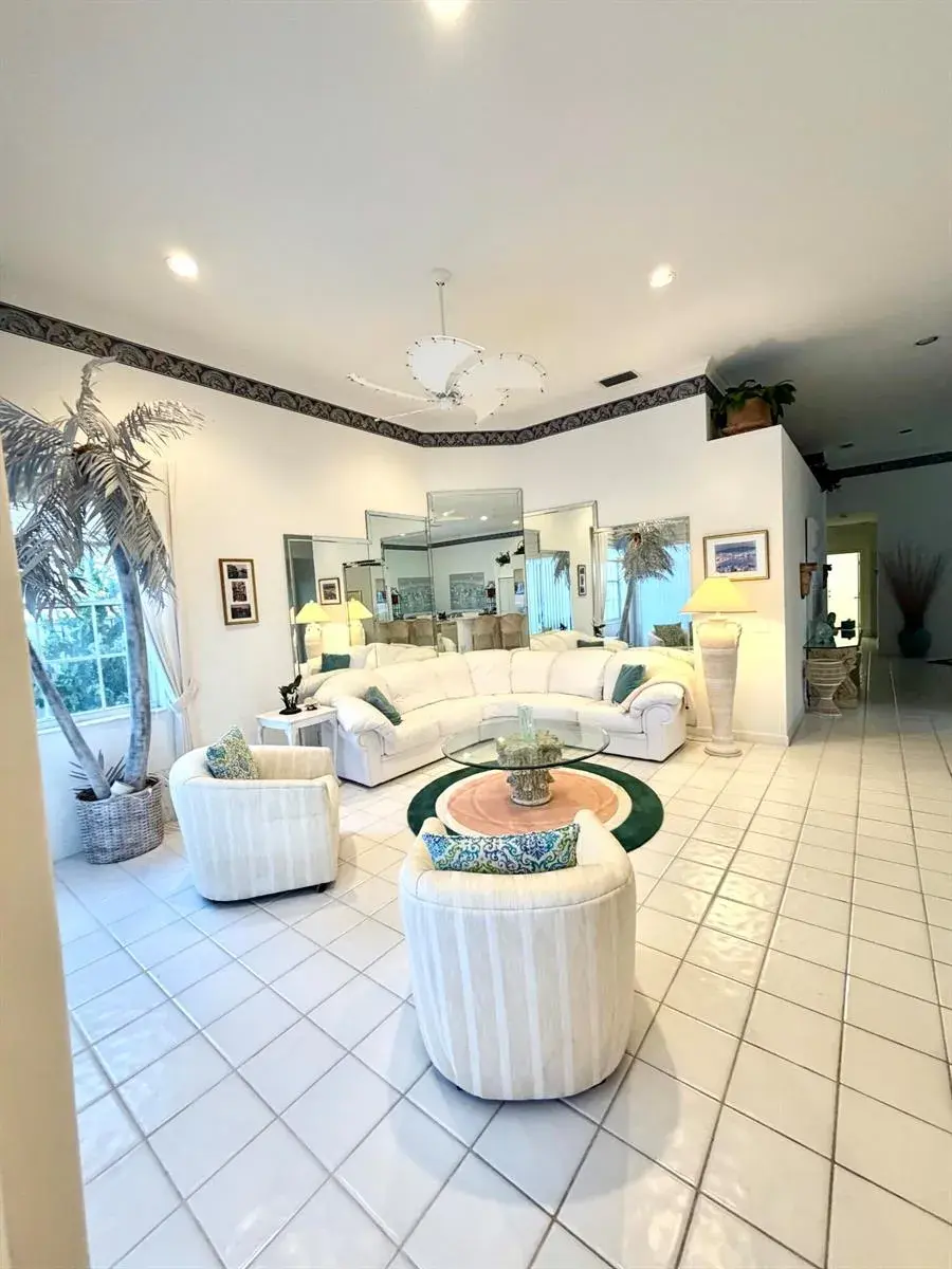 236 Eagleton Lake Boulevard, Palm Beach Gardens FL 33418