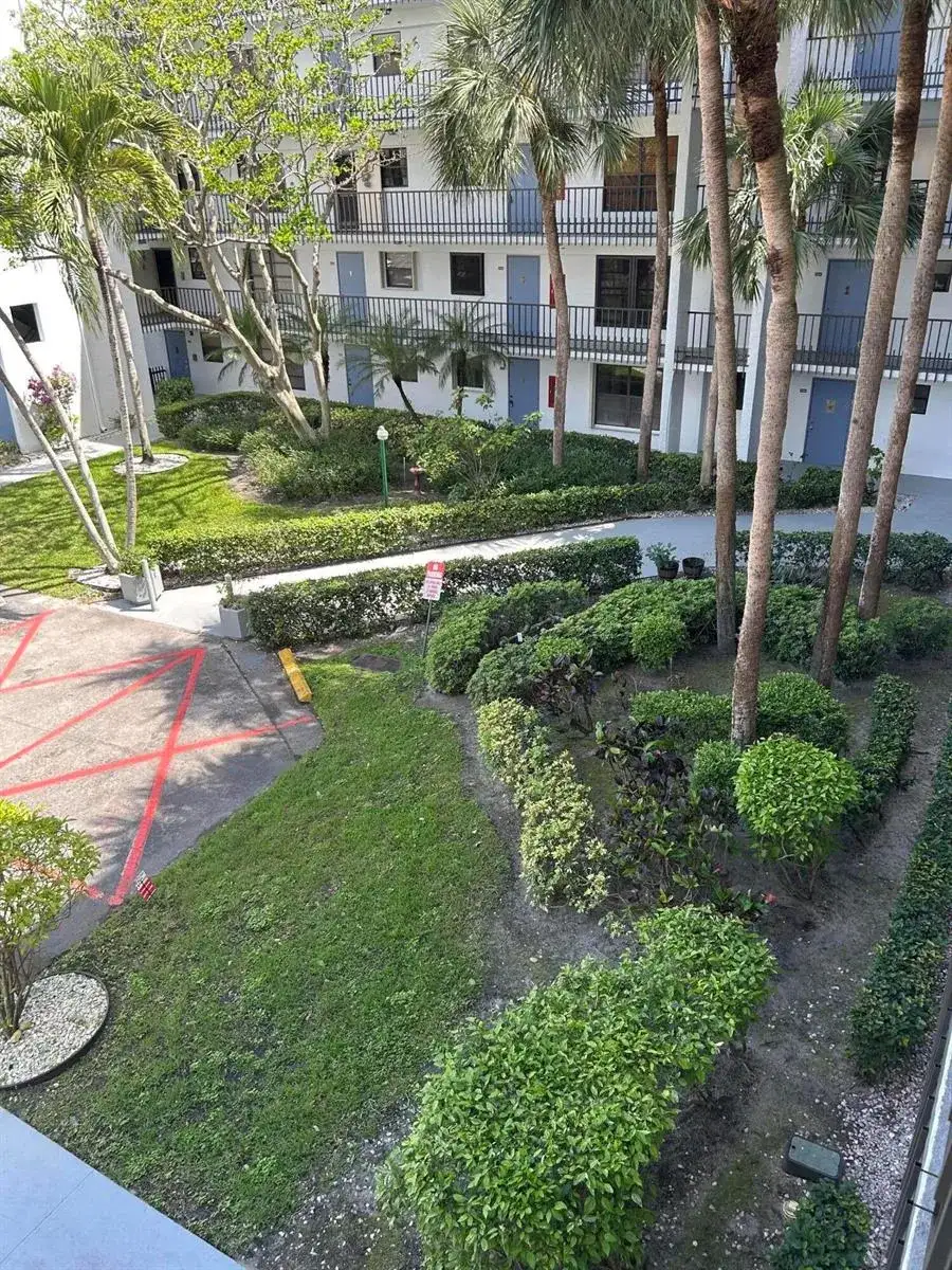 4700 Lucerne Lakes Boulevard # 308, Lake Worth FL 33467 photo 3