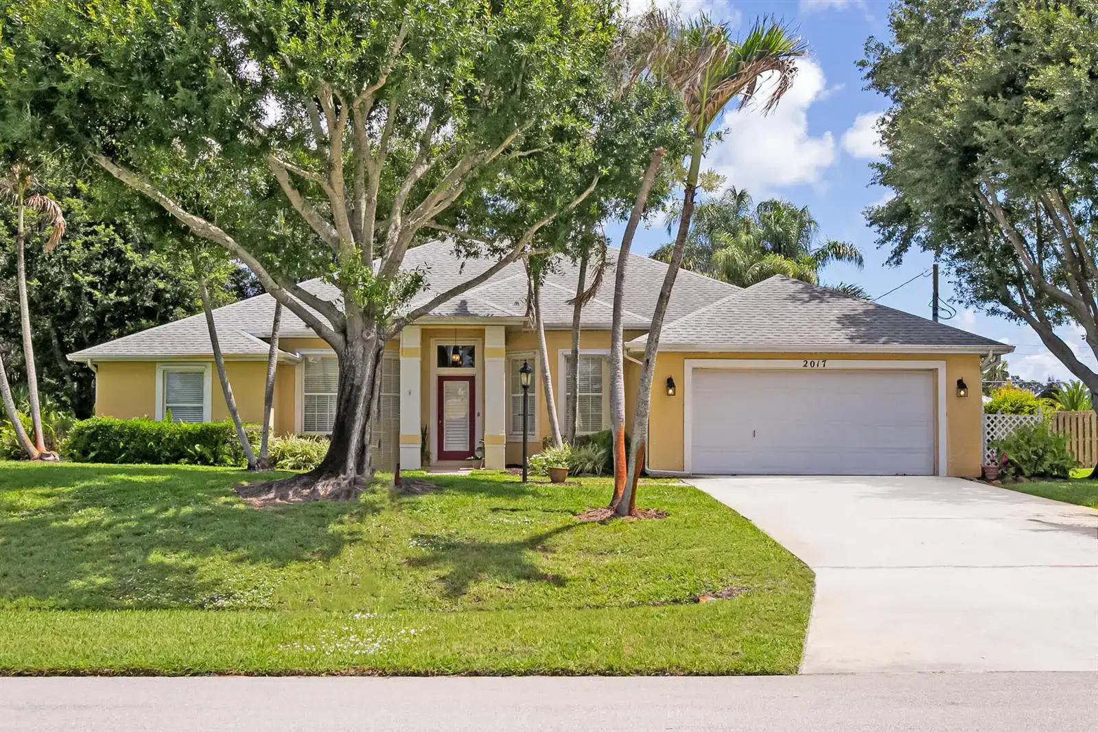 2017 SE Allamanda Drive, Port St. Lucie FL 34952 photo 2
