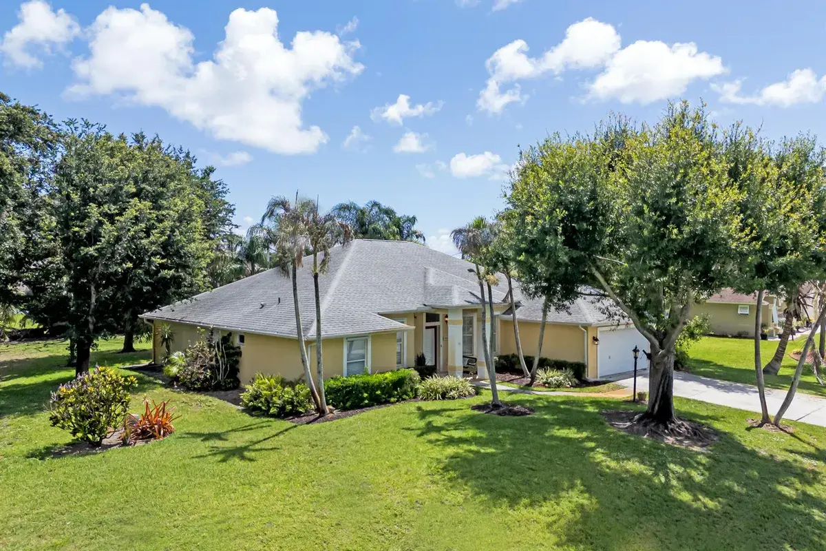 2017 SE Allamanda Drive, Port St. Lucie FL 34952