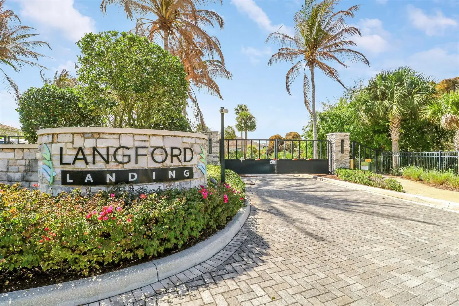 2475 NE Evinrude Circle, Jensen Beach FL 34957 photo 2