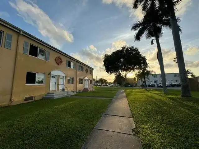 206 NW 84th Street # 206, Miami FL 33150
