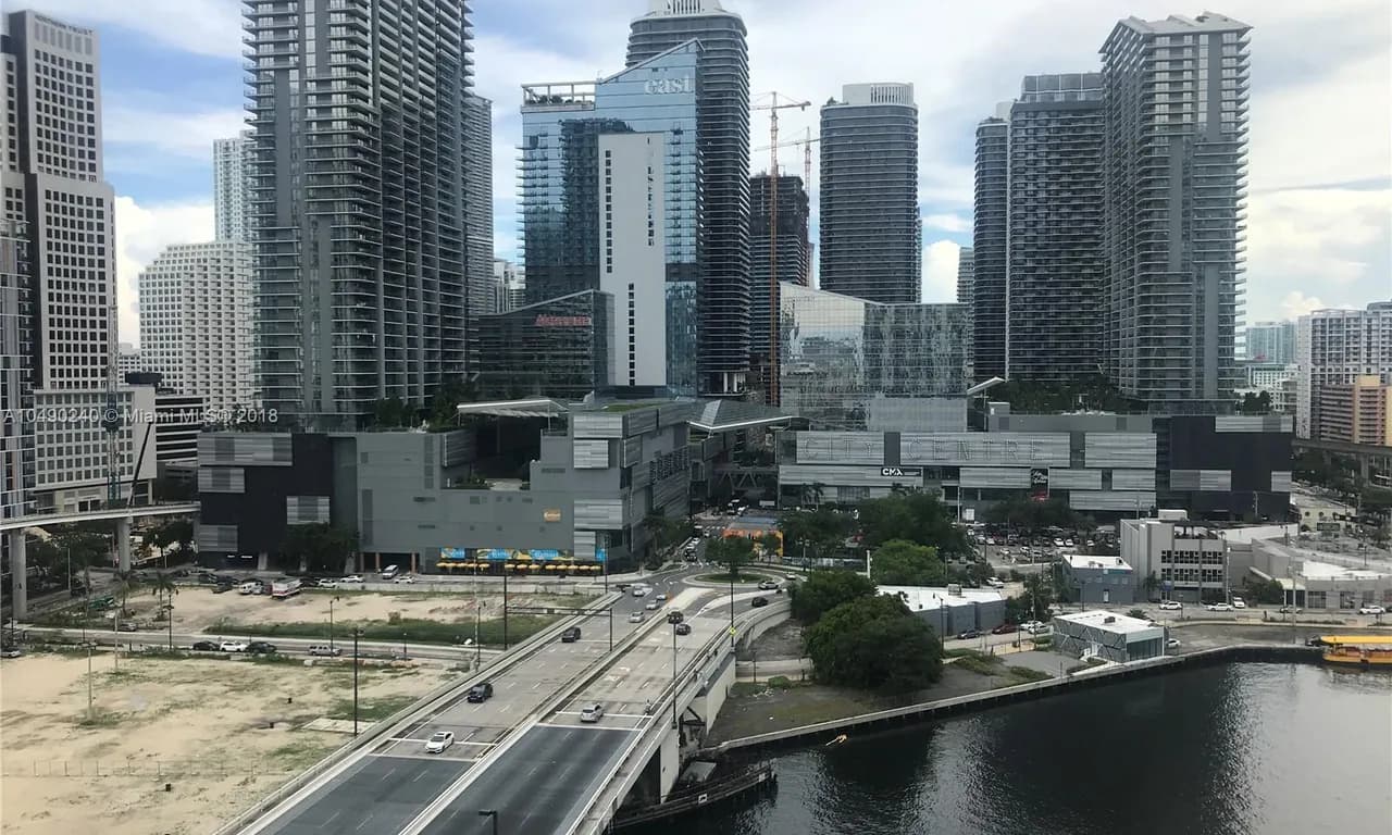 3 bedroom 2 bath for sale at 350 S Miami Ave # 1704, Miami FL 33130