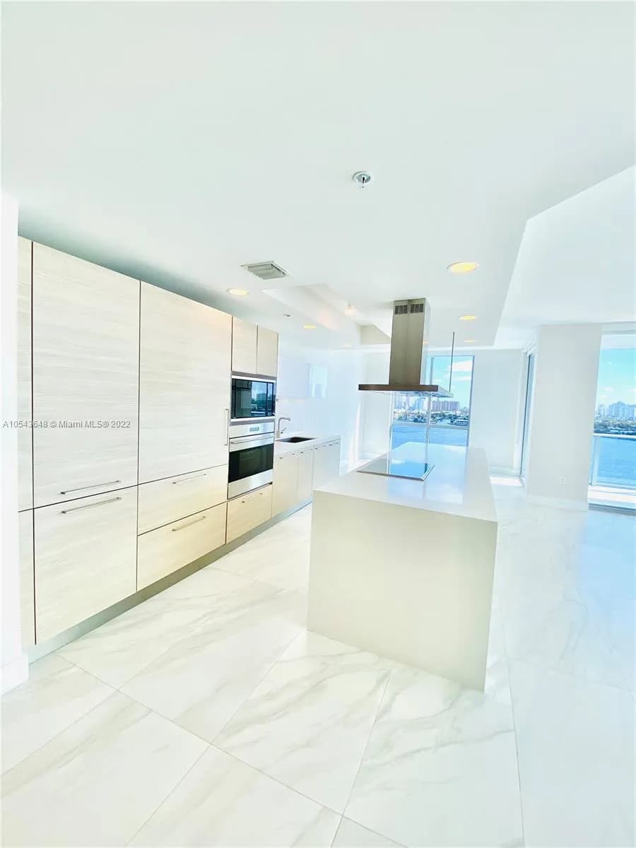 17111 Biscayne Blvd # 1210, North Miami Beach FL 33160