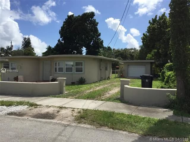 340 NE 170th St, North Miami Beach FL 33162