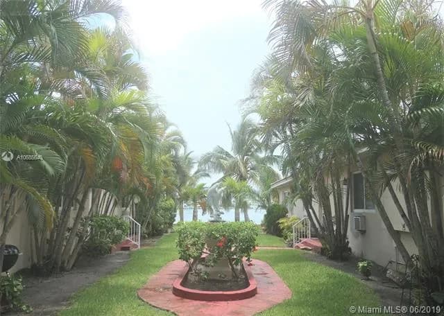 2160 Bay Dr # 11, Miami Beach FL 33141