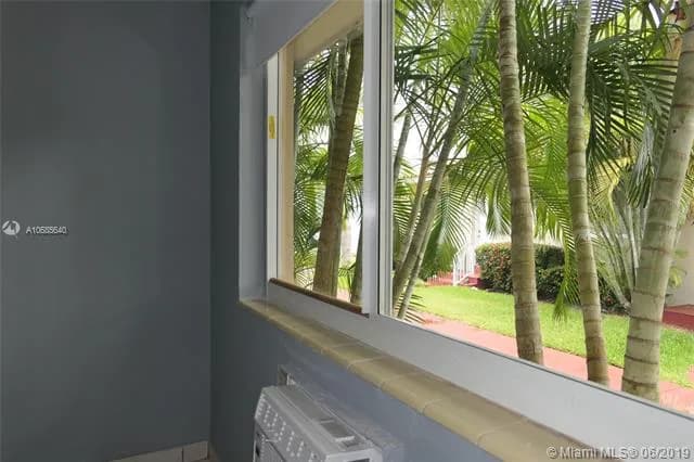 2160 Bay Dr # 11, Miami Beach FL 33141