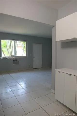 2160 Bay Dr # 11, Miami Beach FL 33141