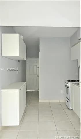 2160 Bay Dr # 11, Miami Beach FL 33141