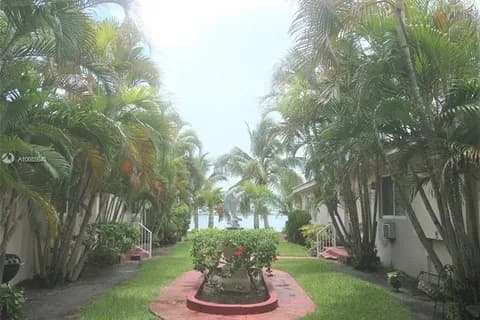 2160 Bay Dr # 11, Miami Beach FL 33141