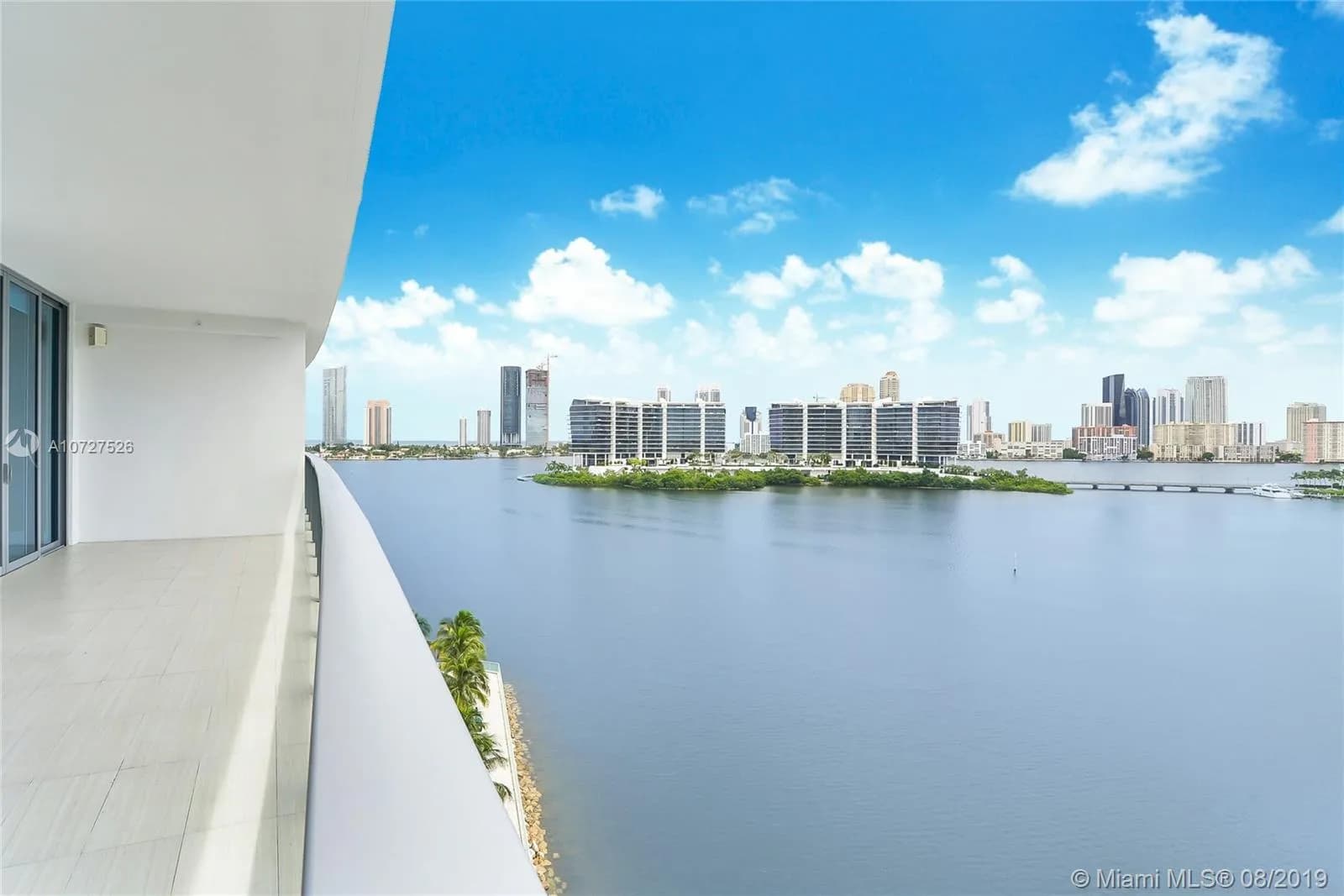 3300 NE 188th St # 812, Aventura FL 33180