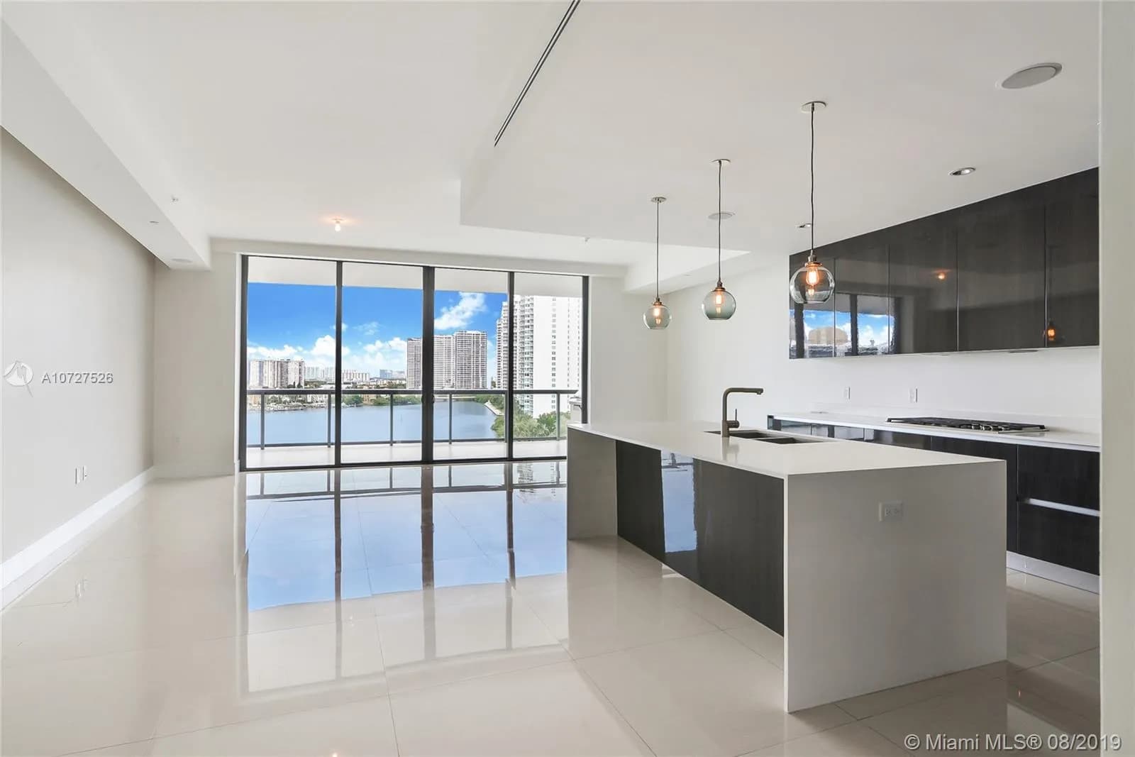 3300 NE 188th St # 812, Aventura FL 33180