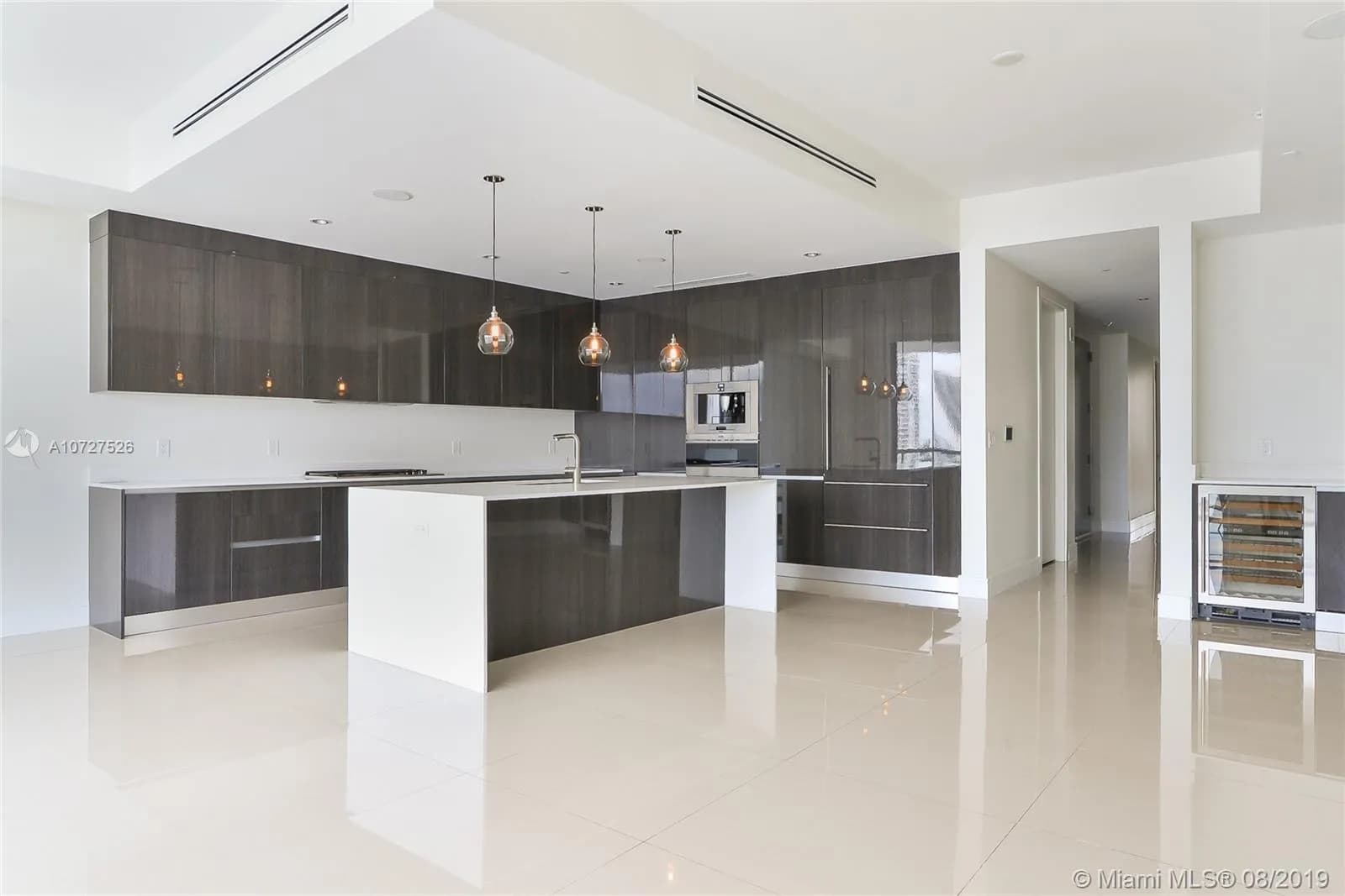 3300 NE 188th St # 812, Aventura FL 33180