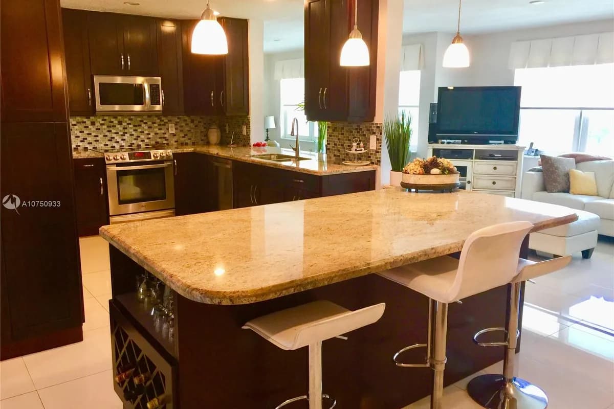 215 SE 3rd Ave # 501C, Hallandale Beach FL 33009