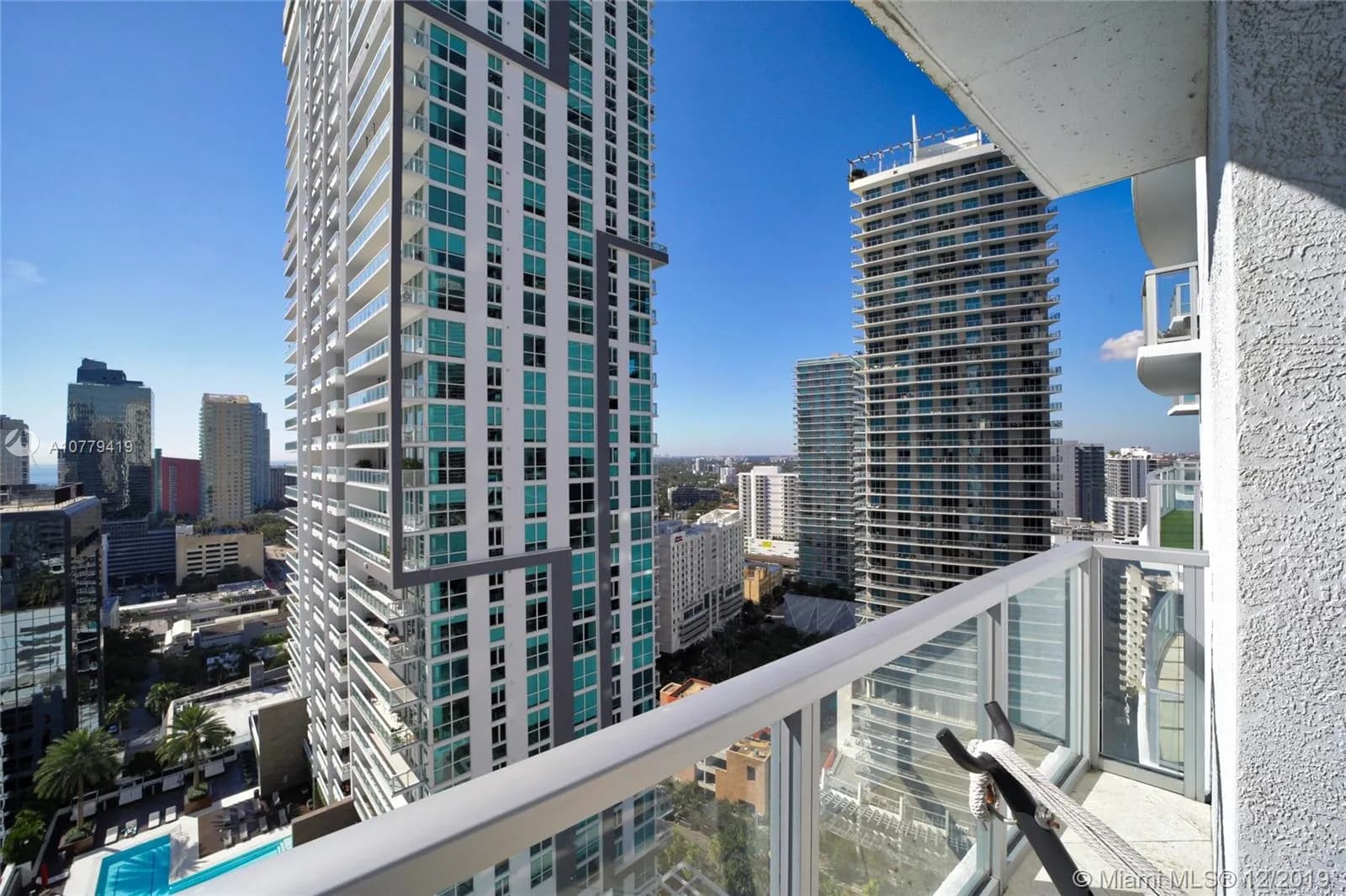 1 bedroom 1 bath for sale at 1050 Brickell Ave # 2510, Miami FL 33131