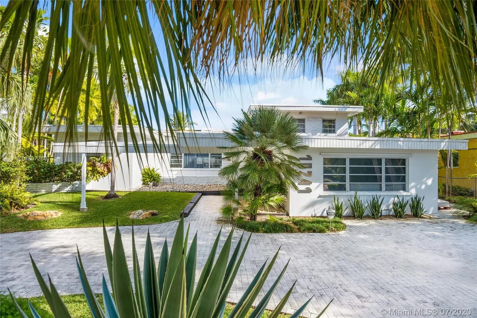 10241 E Broadview Dr, Bay Harbor Islands FL 33154