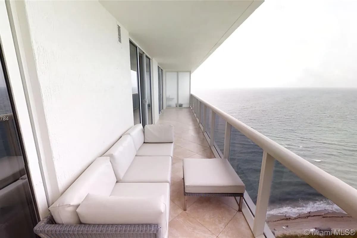 1830 S Ocean Dr # 2703, Hallandale Beach FL 33009