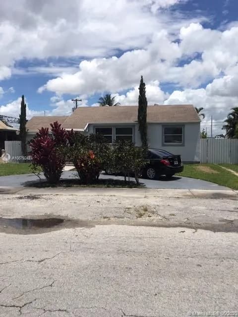 3625 NW 13th St, Miami FL 33125