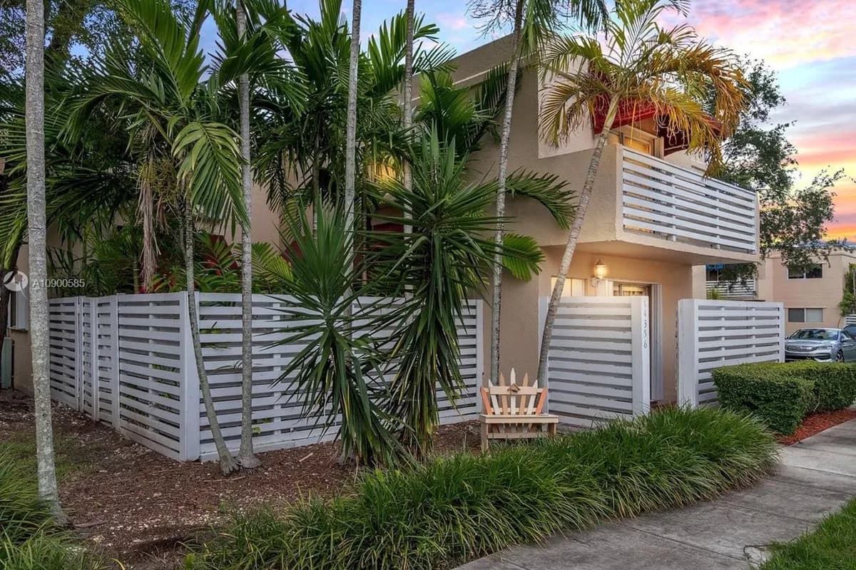 14356 SW 96th Ter, Miami FL 33186