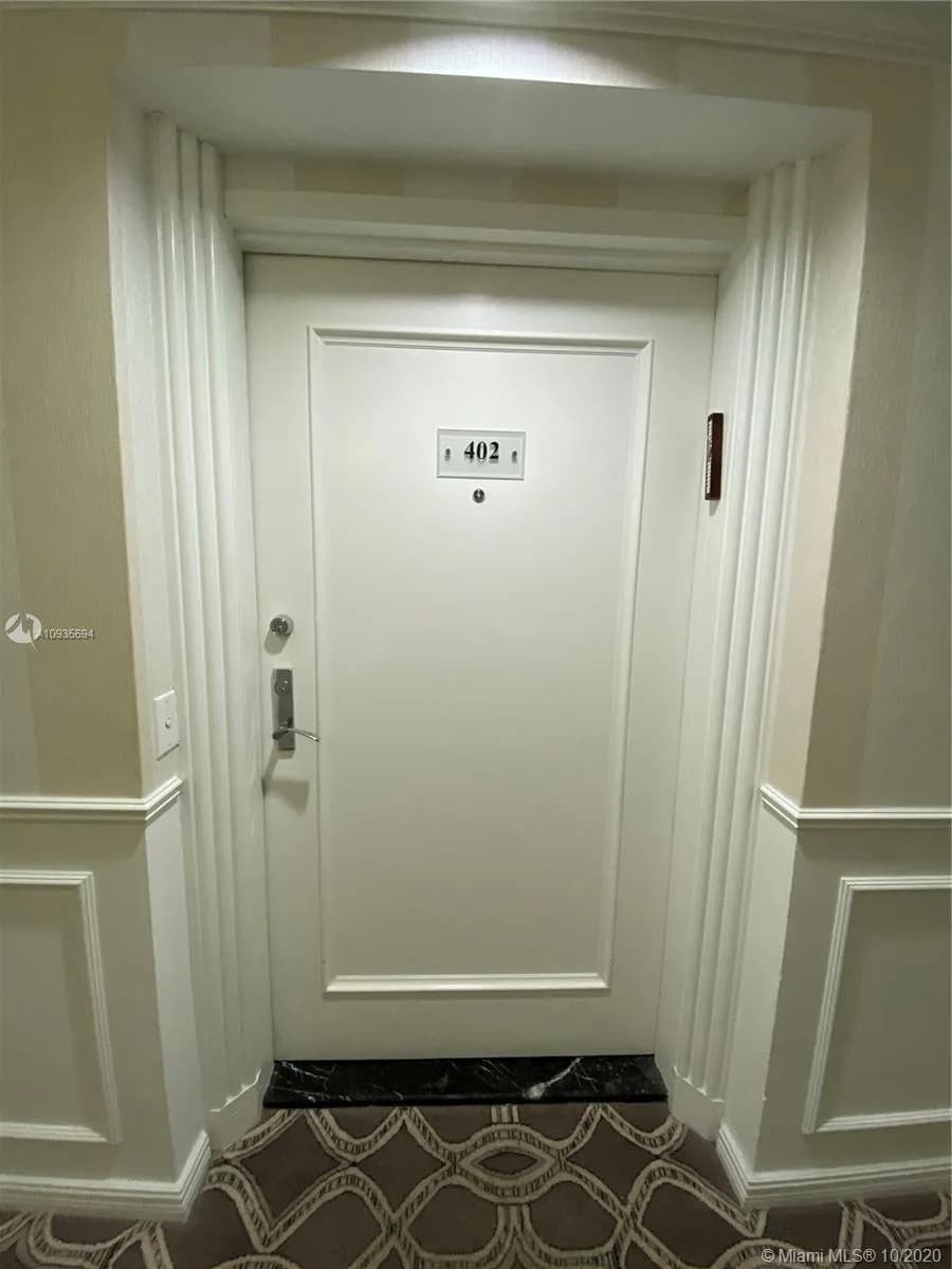 3000 Island Blvd # 402, Aventura FL 33160