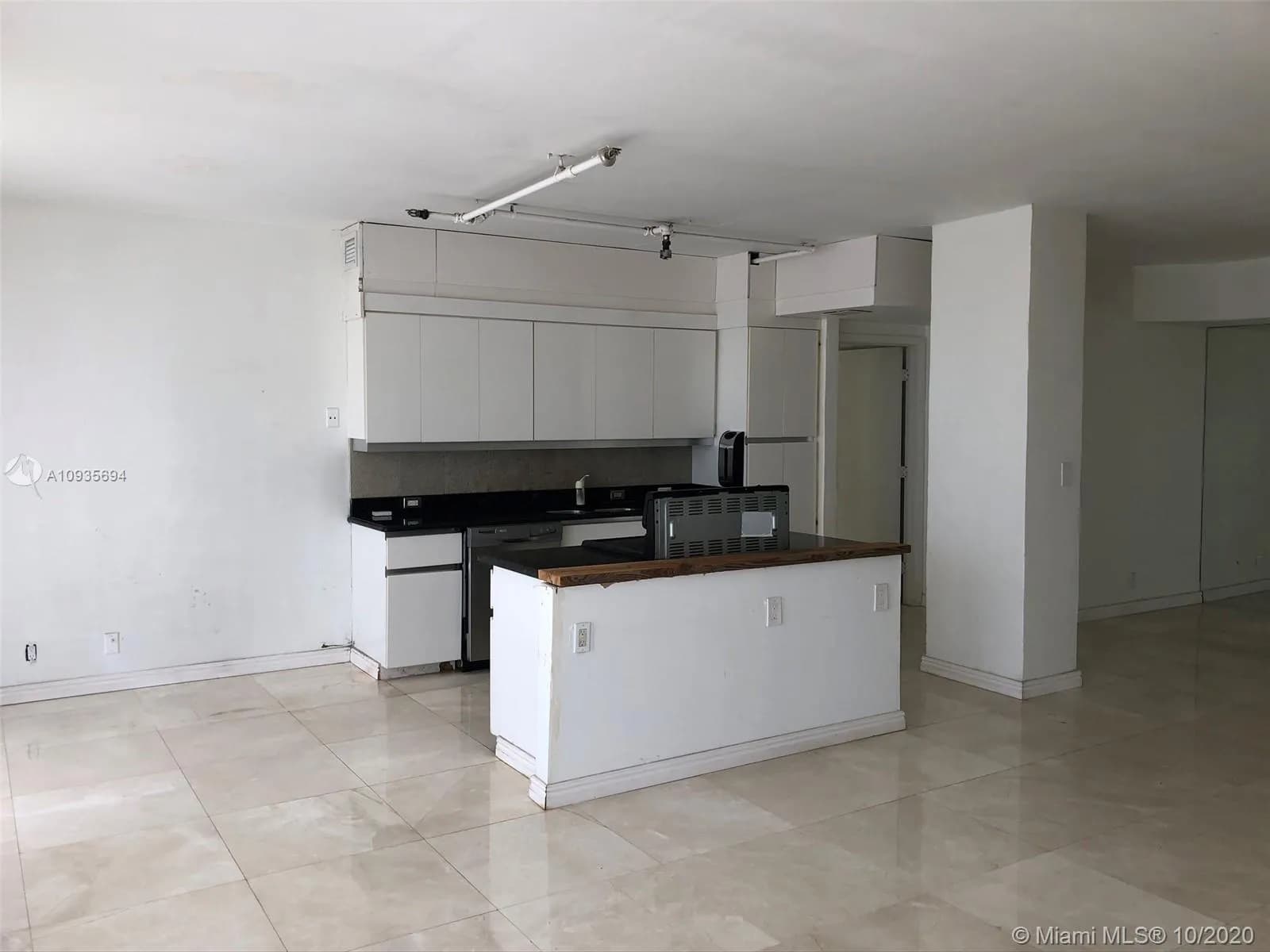 3000 Island Blvd # 402, Aventura FL 33160