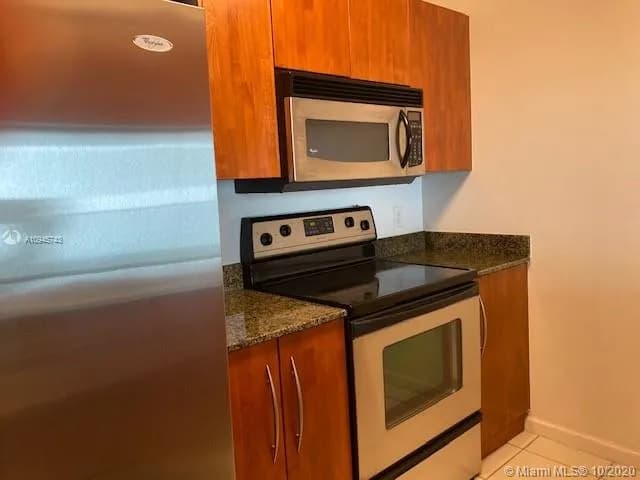 1200 Brickell Bay Dr # 2514, Miami FL 33131