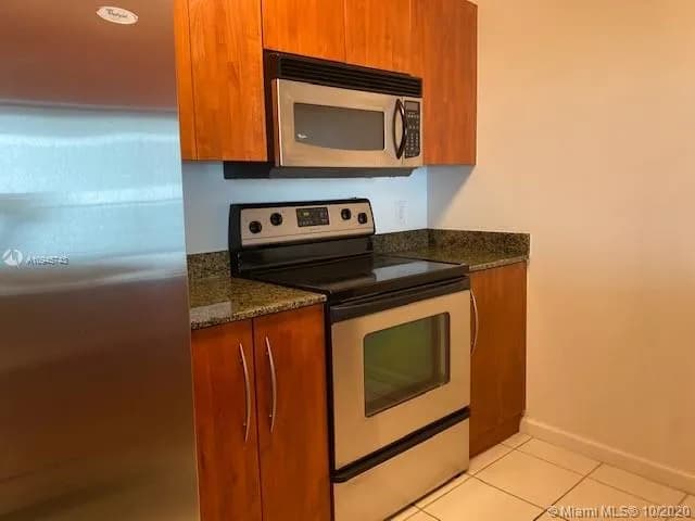 1200 Brickell Bay Dr # 2514, Miami FL 33131