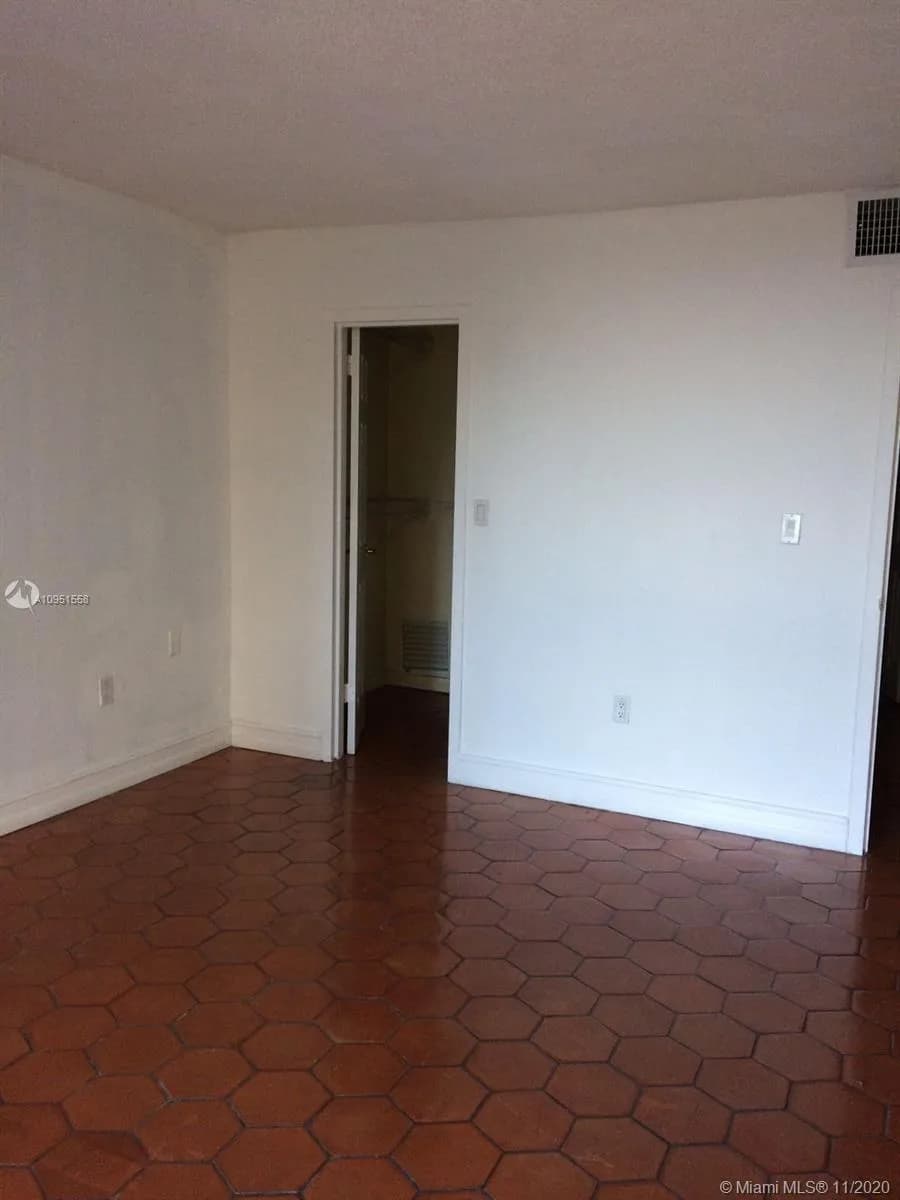 7928 West Dr # 303, North Bay Village FL 33141