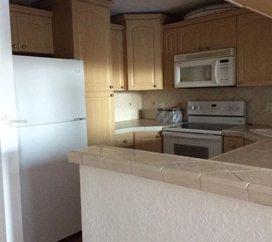 7928 West Dr # 303, North Bay Village FL 33141