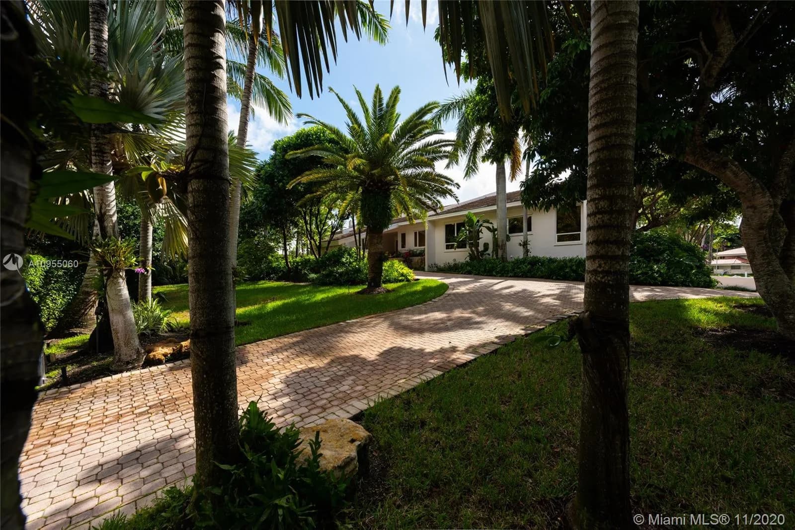 200 Casuarina Concourse, Coral Gables FL 33143