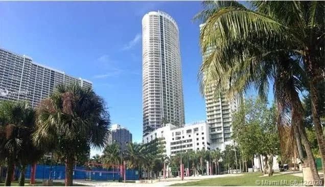 1 bedroom 1 bath for sale at 1750 N Bayshore Dr # 4305, Miami FL 33132