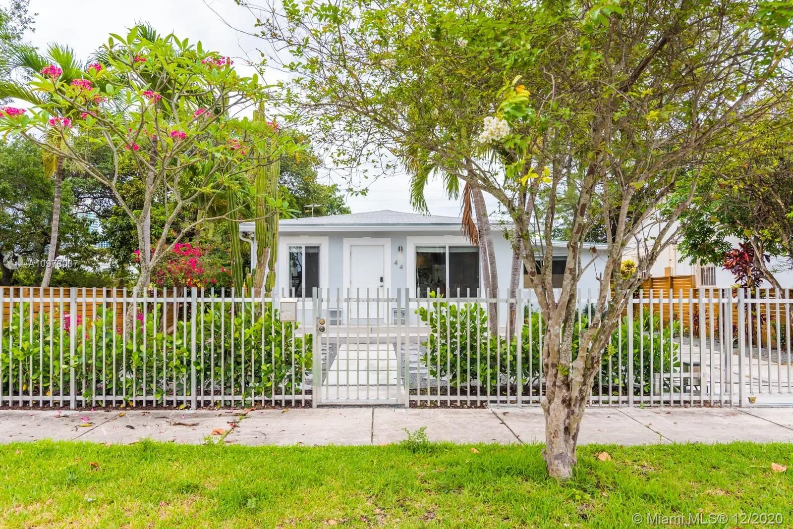 44 NW 40th St, Miami FL 33127