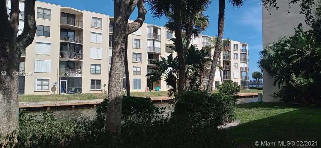 200 S Waterway Dr S # 107, Lantana FL 33462