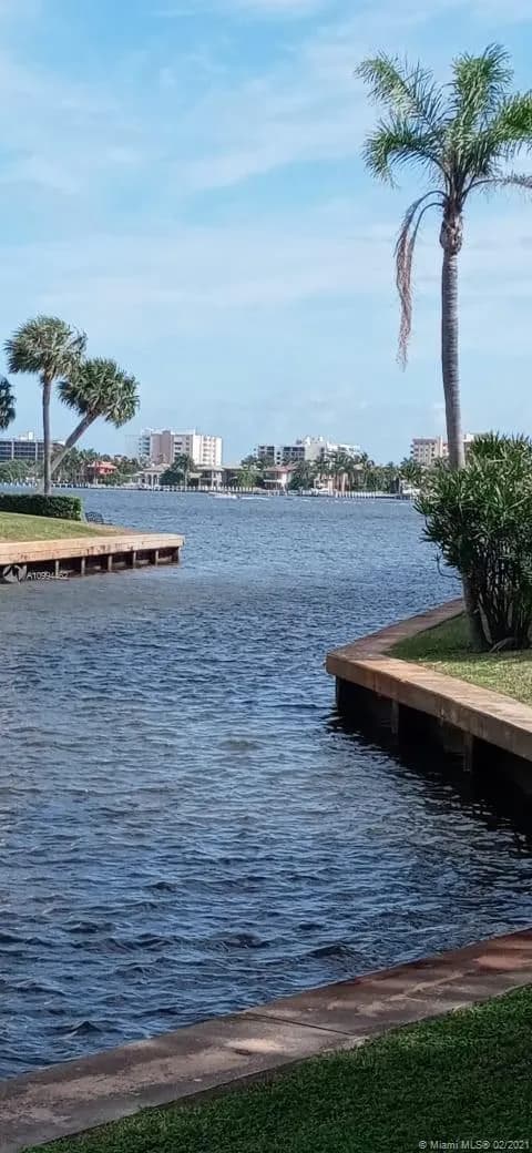 200 S Waterway Dr S # 107, Lantana FL 33462