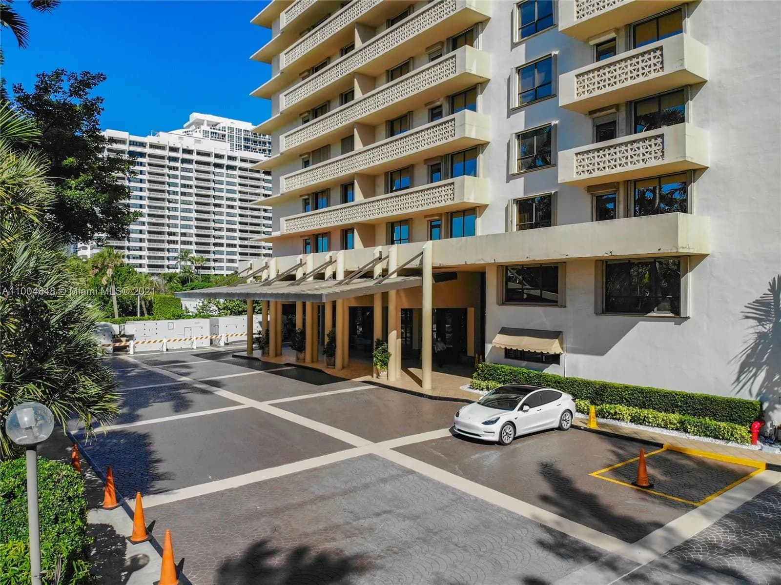 10185 Collins Ave # 308, Bal Harbour FL 33154