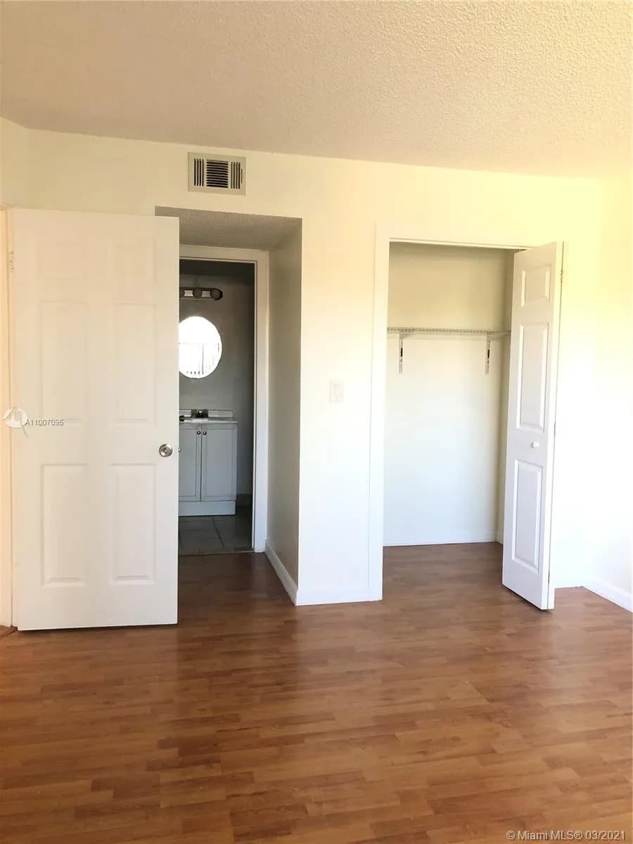 9000 NW 28th Dr # 204, Coral Springs FL 33065