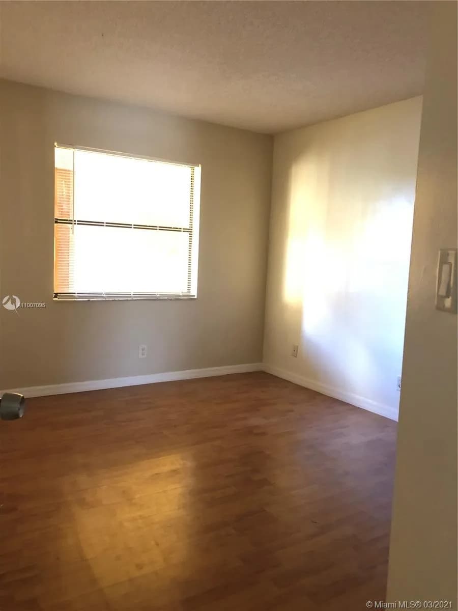 9000 NW 28th Dr # 204, Coral Springs FL 33065