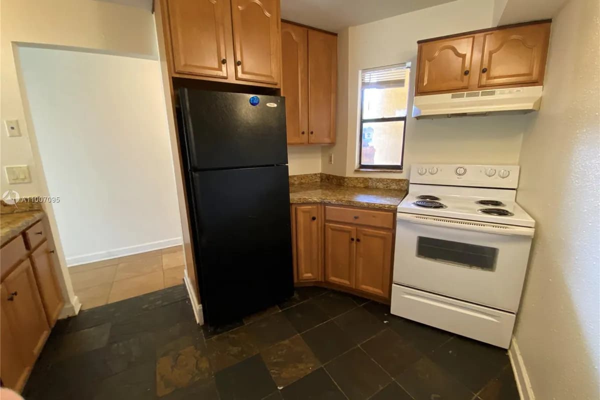 9000 NW 28th Dr # 204, Coral Springs FL 33065