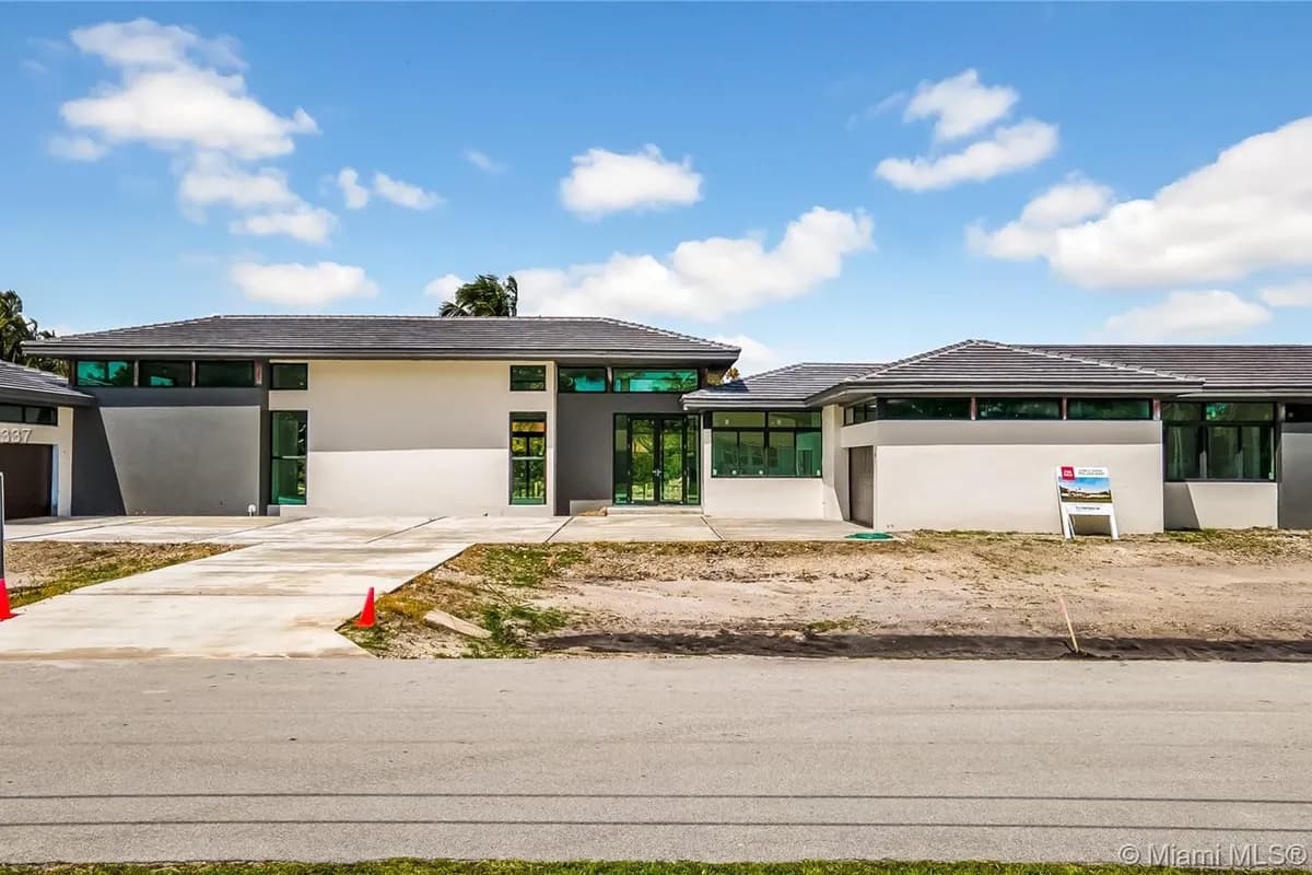 11911 NW 2nd St, Plantation FL 33325