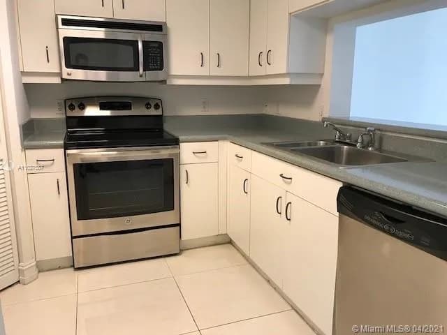 701 Brickell Key Blvd # 1108, Miami FL 33131