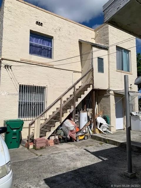 3025 NW 8th Ave, Miami FL 33127